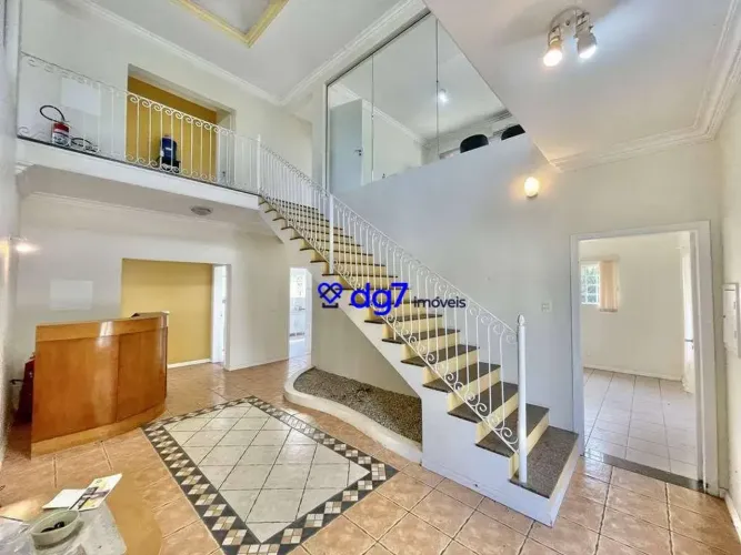 Casa comercial em local movimentado!