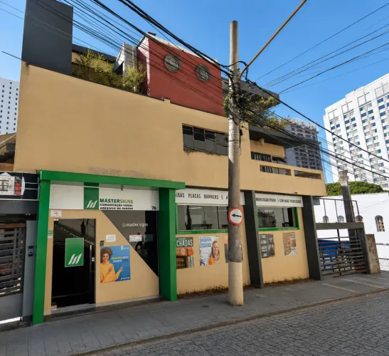 Loja na Rua Luzia Balzani, 76 128 m²