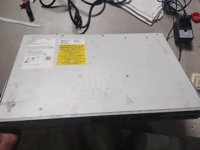 Swith Cisco 9200L - 24 portas - 4g