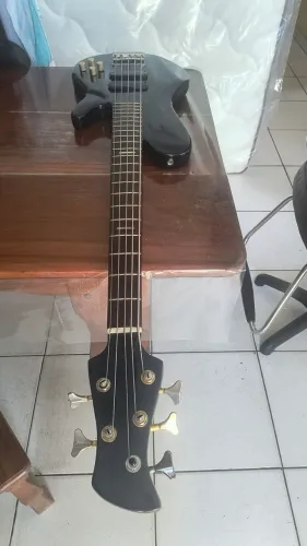 Baixo 5 cordas estilo fodera regulado