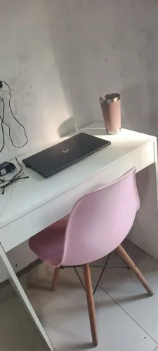 Mesinha de estudos com cadeira