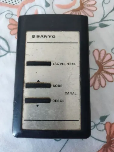Controle remoto antigo TV Sanyo