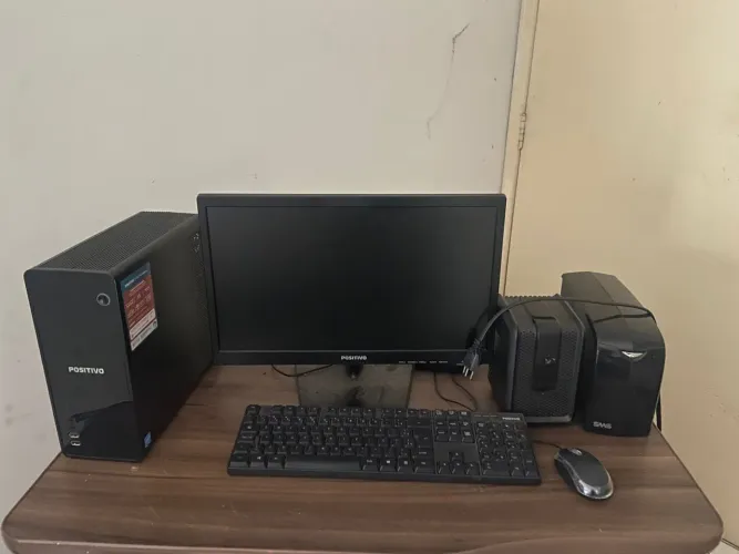 Estação de Trabalho Completa: PC Positivo + Monitor 20" + Mesa + Nobreak