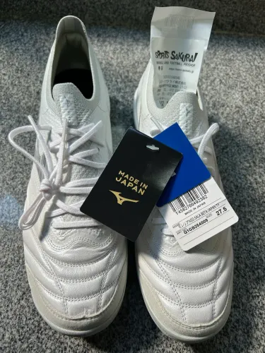 Chuteira Mizuno TF beta japonesa