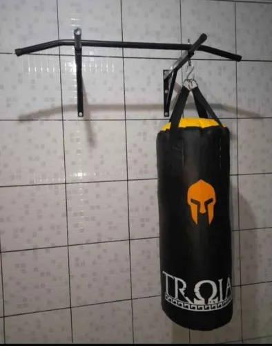 Saco de pancadas profissional e barra suporte. Entrega grátis