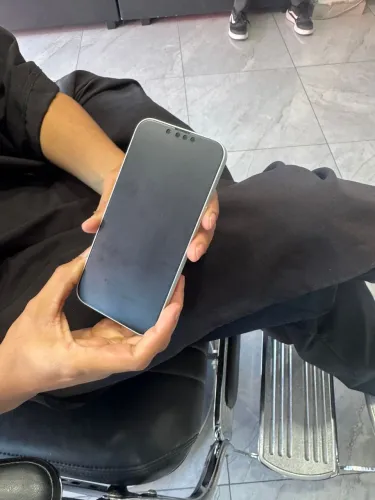 iPhone 16 e