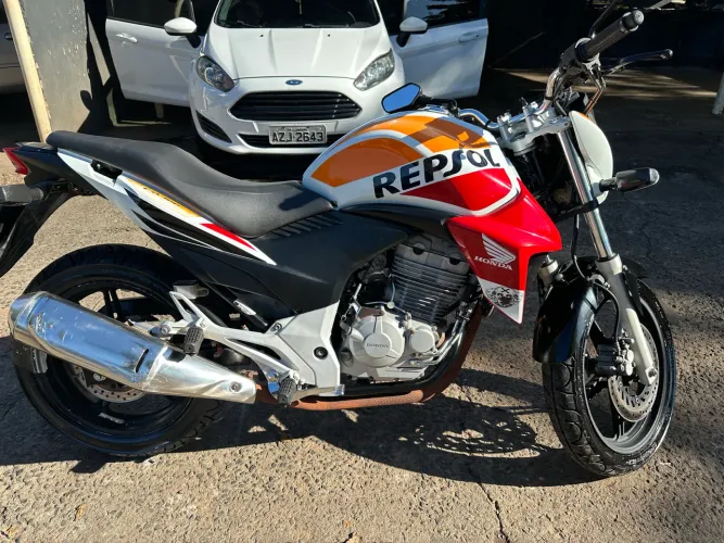 HONDA CB 300R FLEX 2014 - REPSOL - MUITO CONSERVADA