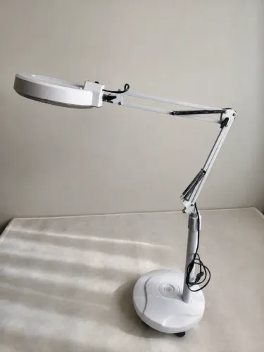 Lupa para Estética (Led - Articulada)