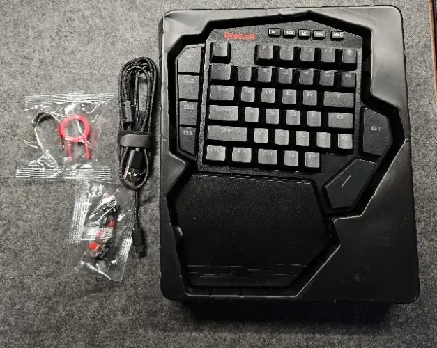 Teclado Mecânico Redragon K585 DITI