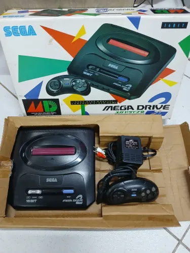 Mega Drive 2 japonês na caixa com Everdrive