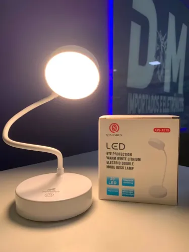 Luminária de Mesa LED Recarregável Qiao Shun QS-1315 - 20 LEDs, Toque e 3 Cores de Luz