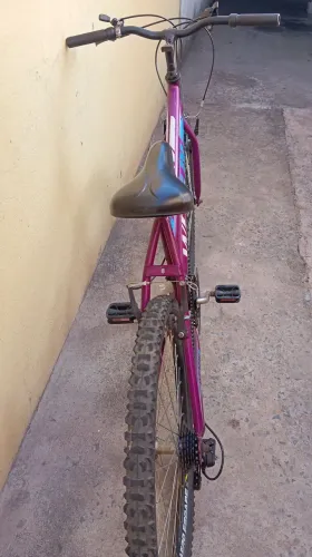Vendo uma bicicleta.. aro 24