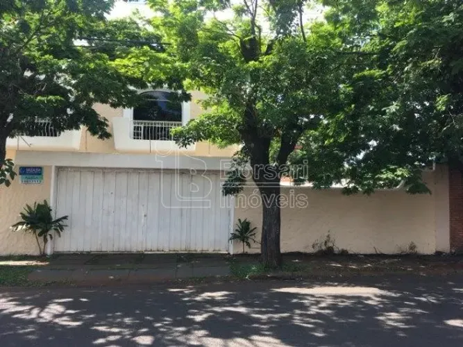 Locação de Casas / Padrão na cidade de Araraquara