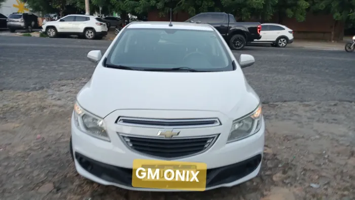 Chevrolet Onix Hatch LT 1.0 8V Flex Power Mec. 4P 2013