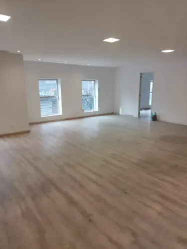 EXCELENTE APARTAMENTO REFORMADO DE 170m² EM RIO COMPRIDO  AO LADO DO CLUBE HELÊNICO