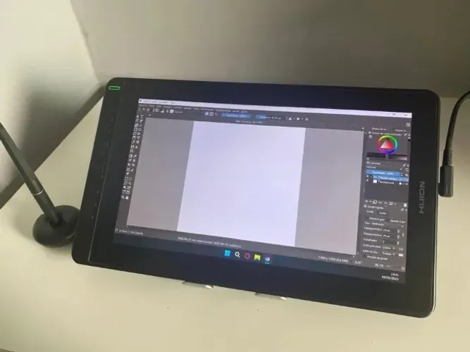 Mesa Digitalizadora/Tablet/Monitor Huion Kamvas 13