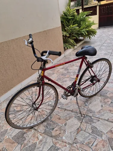Item de colecionador bicicleta Monark 10 alumínio.