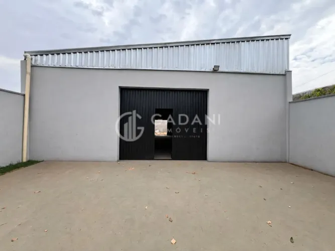 Barracão comercial com 300m² a venda no Jardim Viena em Sinop/MT