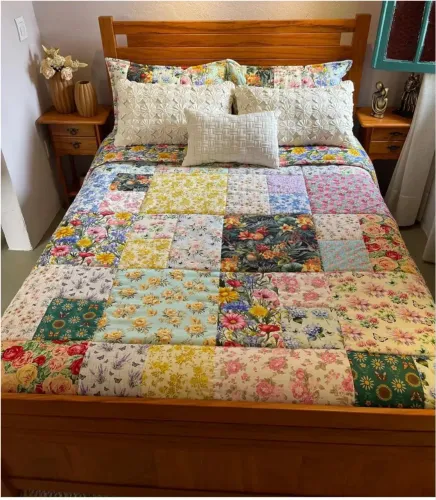 Cama madeira de demolição
