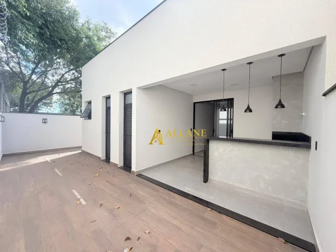 Condomínio Residencial Flores casa térrea com 3 dormitórios, sendo 1 suíte à venda, 162 m²
