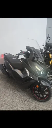 Dafra Cruisym 300