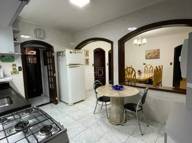 Excelente Casa Assobradada no Pq Erasmo em SA