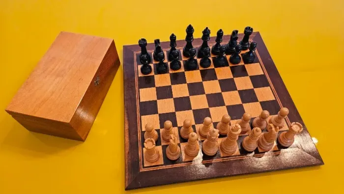 Tabuleiro Xadrez e damas, padrão de torneio, feito de madeira, King 9,5cm (3.7 in)