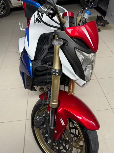 HONDA CB1000R - CAPITÃO AMÉRICA