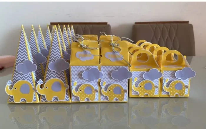 Caixinhas personalizadas para festa.