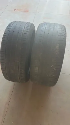 Pneus 275/40-19