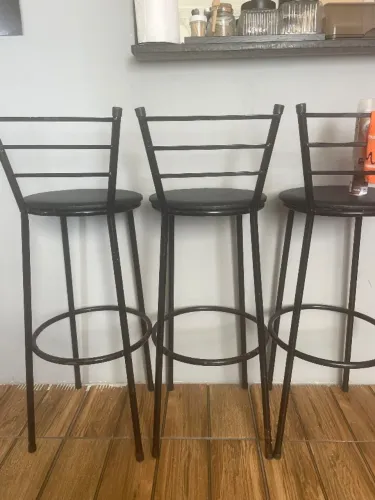 cadeira Banquetas. 55,00 Cada 4 banquetas disponíveis 200,00