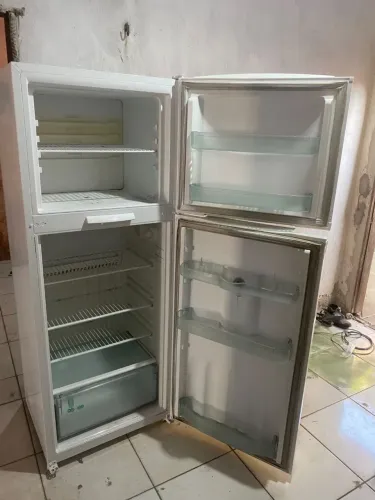 GELADEIRA FROST FREE COM GARANTIA E ENTREGAR