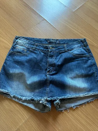 3 Shorts Jeans por 1 preço 