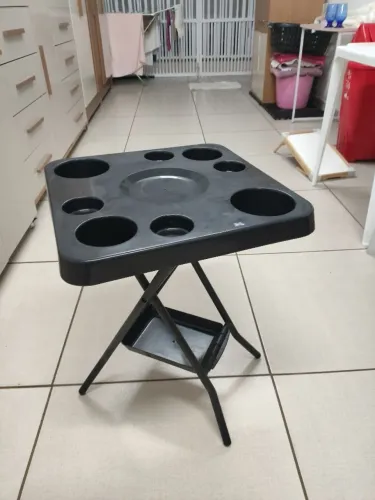 Mesa desmontável para bebidas e petiscos