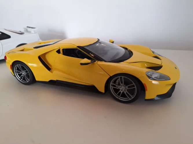 Miniatura Ford GT Amarelo Colecionável - Detalhada - Excelente Estado,escala 1/18