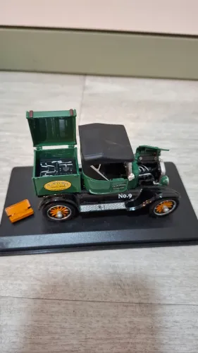 miniatura Model T Cargo Van