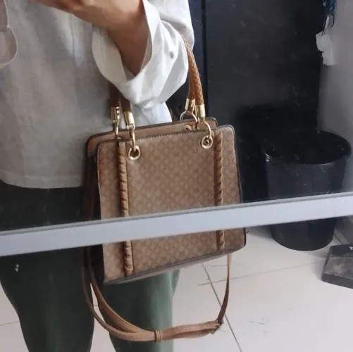 Bolsa feminina por favor comprem