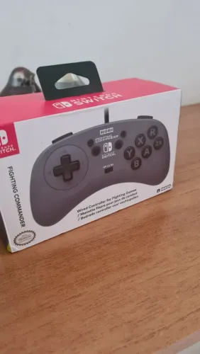 Controle Hori Fighting Commander Nintendo Switch (Novo/Lacrado)