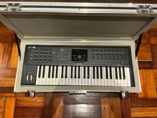 Teclado Controlador Midi Arturia Keylab 49 MK2 Preto