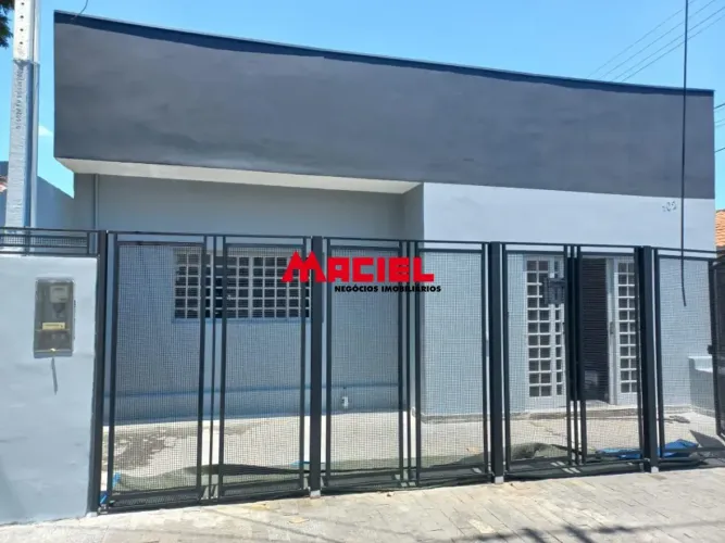 Prédio para uso comercial ou residencial (Pedregulho - Guaratinguetá) - 11 salas / 4 WC`s
