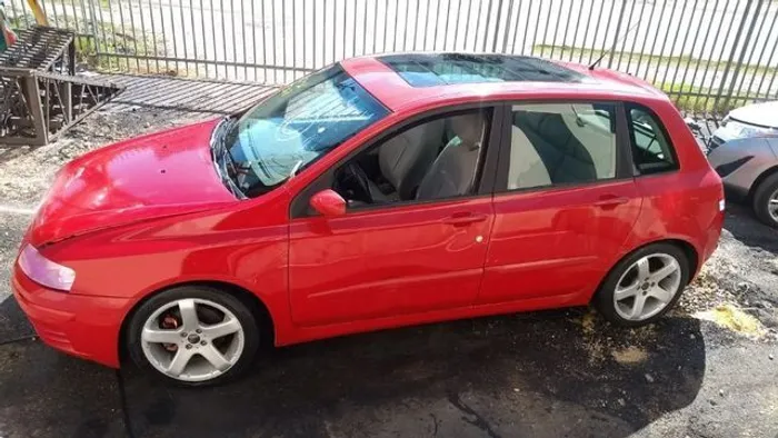 Stilo 1.8 16v 2004 Sucata retirada de peça