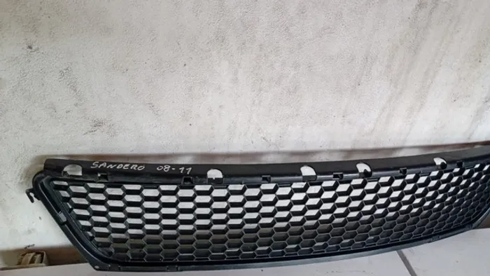 Grade dianteira inferior Renault Sandero 2008 / 2011