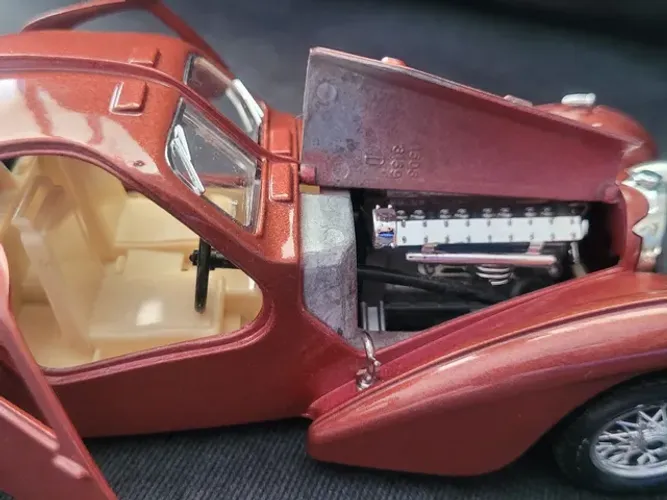 Carrinho Miniatura Bugatti Atlantic