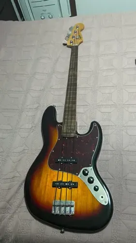 Baixo Squier Classic Vibe 60s Fretless