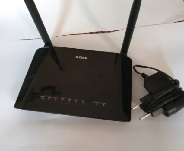 ROTEADOR DLINK  COM 2 ANTENAS  MODELO =DSL-2740E 