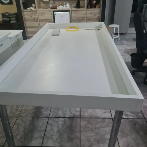 Mesa expositora robótica