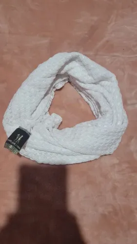 Gola/ lenço para pescoço cor branca NOVA