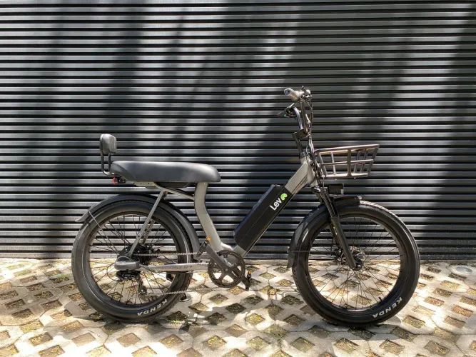 Bike Elétrica Cruiser Plus (Lev)