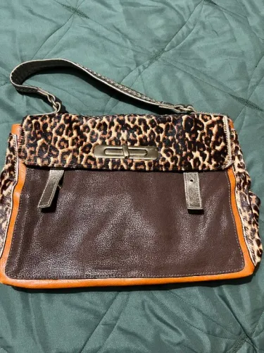 Bolsa em couro, marca Luz da Lua 