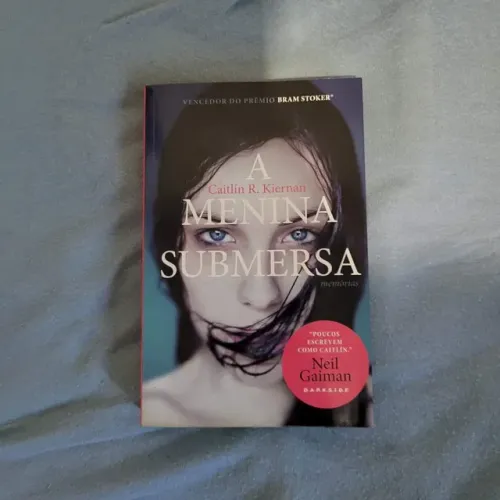 A Menina Submersa (1° edição) - Darkside Books